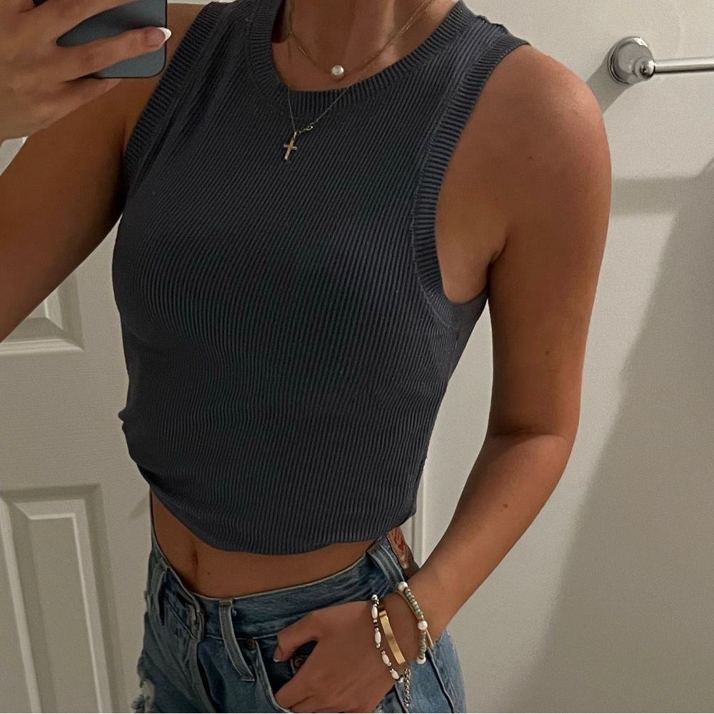 RIBBED CROPPED TANK TOP